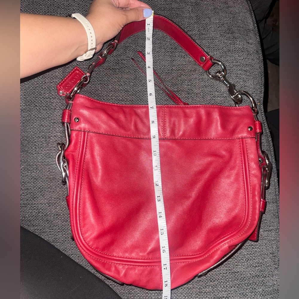 Coach Red Leather Zoe Hobo shoulder bag - Picture 11 of 12